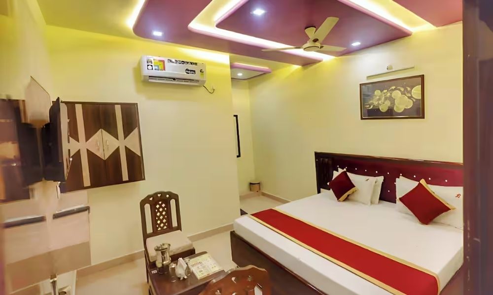 Hotels near Mathura Railway Station